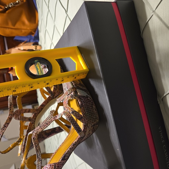 BCBG heels, multicolored  size 8.5M - Picture 13 of 15